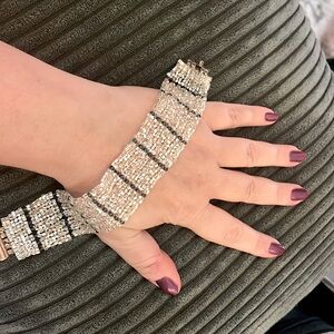 Great gift! Will come in gift box! Handmade beaded bracelet